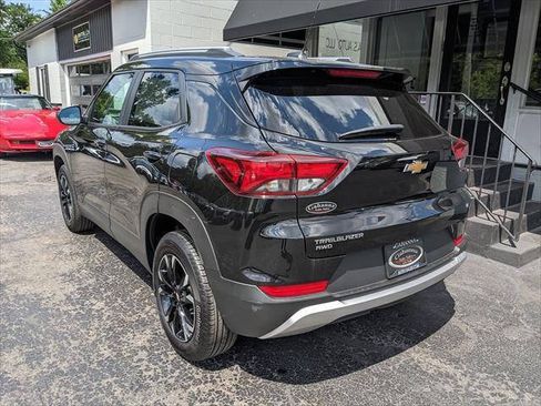 Used 2023 Chevrolet TrailBlazer LT AWD/4WD image 3