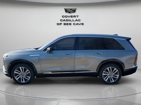 New 2026 Cadillac Vistiq Luxury w/ LPO, Floor Liner Package image 5