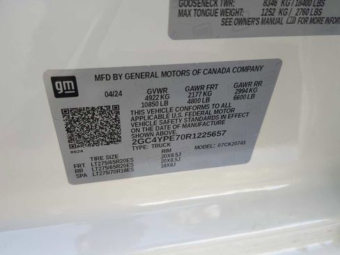 Used 2024 Chevrolet Silverado 2500 LTZ w/ LTZ Plus Package image 32