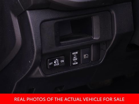 Certified 2018 Toyota Tacoma TRD Off-Road AWD/4WD image 15