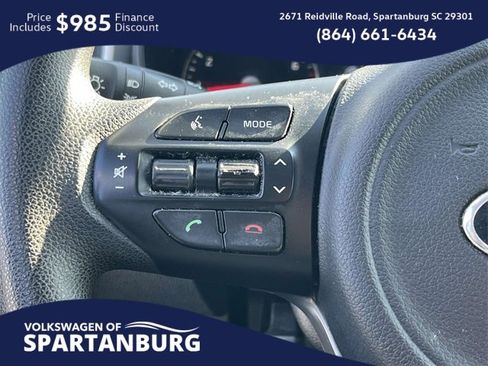 Used 2017 Kia Sorento L image 19