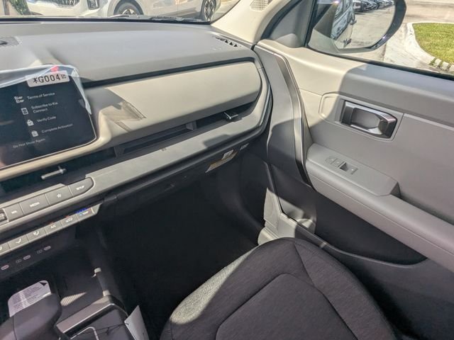 New 2027 Kia Seltos S FWD image 17