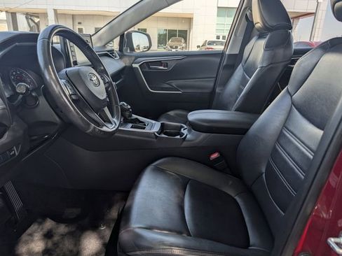 Used 2020 Toyota RAV4 XLE Premium image 26