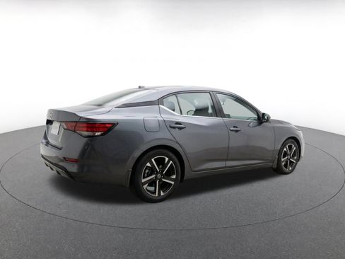 Used 2025 Nissan Sentra SV FWD image 9