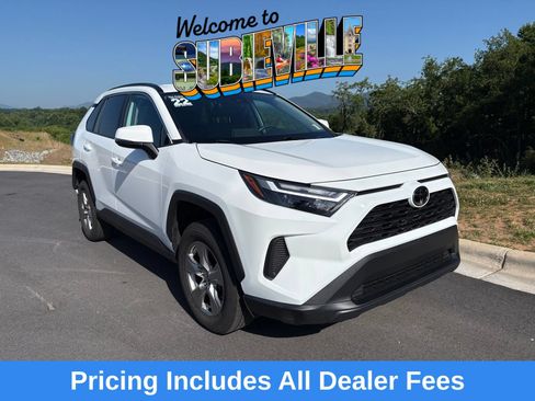 Used 2022 Toyota RAV4 XLE FWD image 1