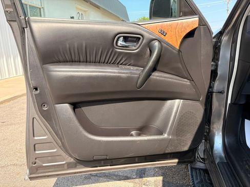 Used 2021 Nissan Armada SL w/ Captain's Chairs Package AWD/4WD image 16