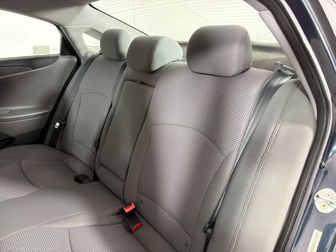 Used 2011 Hyundai Sonata GLS FWD image 19