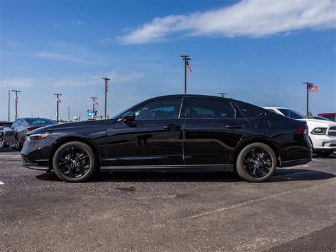 Used 2025 Honda Accord SE image 6