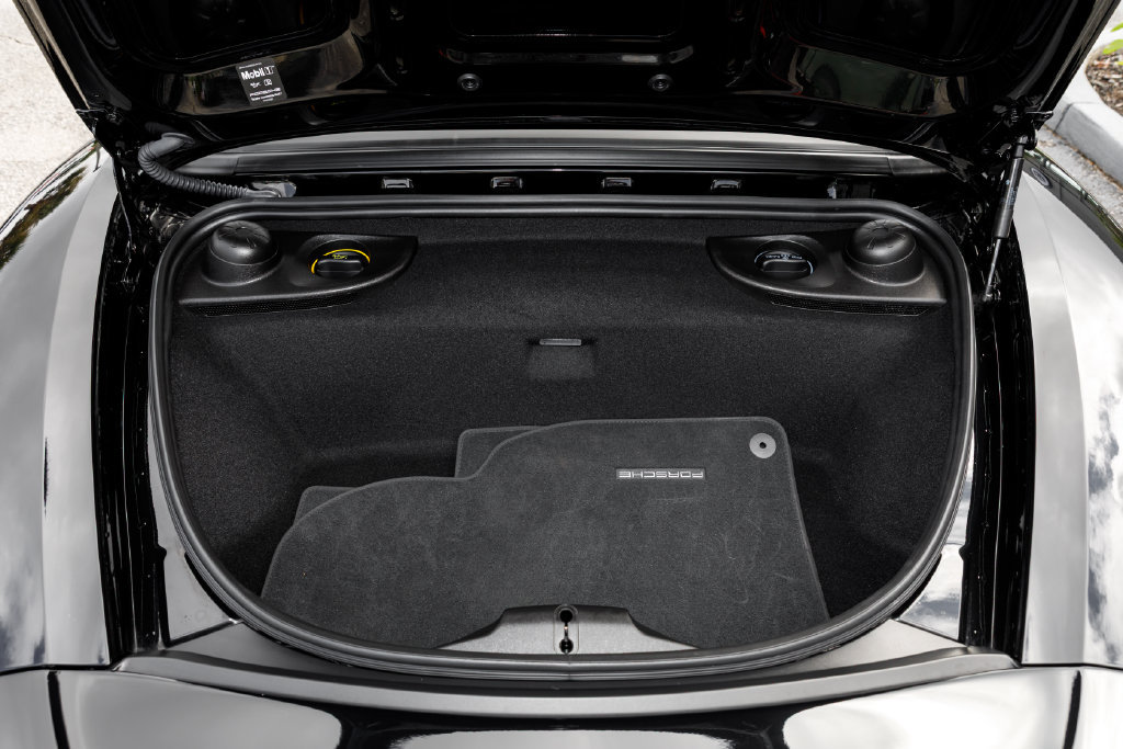 Used 2025 Porsche 718 Boxster RWD image 42