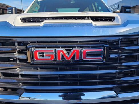 New 2026 GMC Sierra 2500 Pro image 9