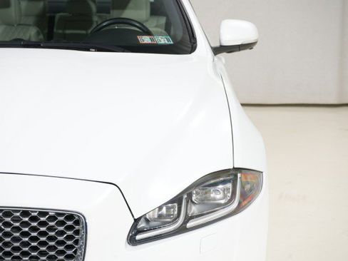 Used 2016 Jaguar XJ L Portfolio image 9