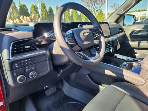 New 2026 Chevrolet Suburban LT w/ Comfort Package image 23