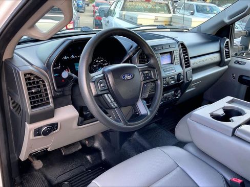 Used 2020 Ford F350 XL w/ Power Equipment Group image 17