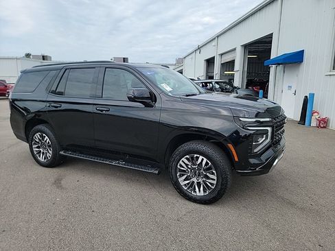 Used 2025 Chevrolet Tahoe Z71 w/ Comfort Package AWD/4WD image 7