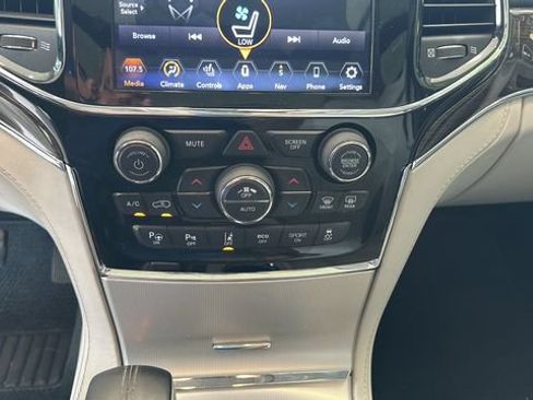 Used 2020 Jeep Grand Cherokee Summit AWD/4WD image 14