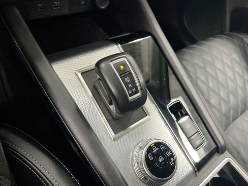 Used 2024 Mitsubishi Outlander SEL FWD image 18