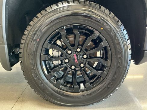 Used 2023 GMC Sierra 1500 AT4X AWD/4WD image 29