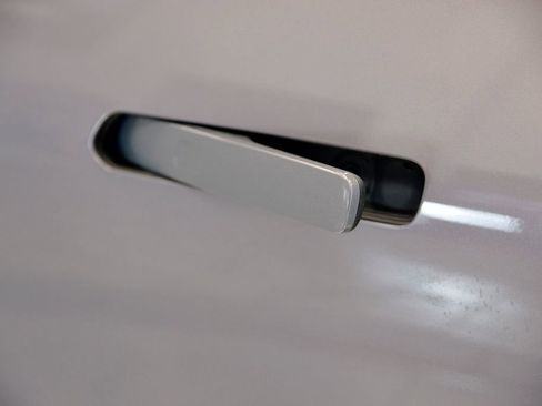 Used 2024 Chevrolet Equinox EV LT image 13