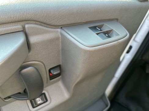 Used 2020 Chevrolet Express 2500 image 13