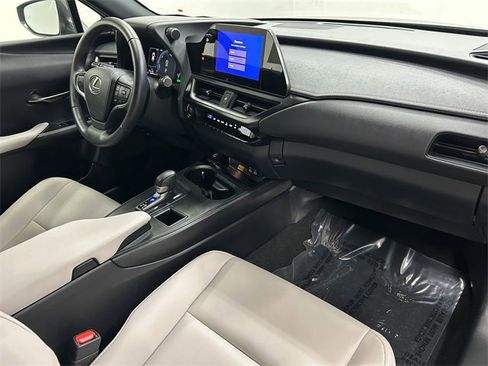Certified 2025 Lexus UX 300h FWD image 11