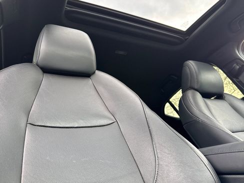 Used 2021 MAZDA MAZDA3 Hatchback w/Premium Plus Pkg image 17