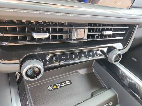 Used 2026 Chevrolet Tahoe Premier AWD/4WD image 18