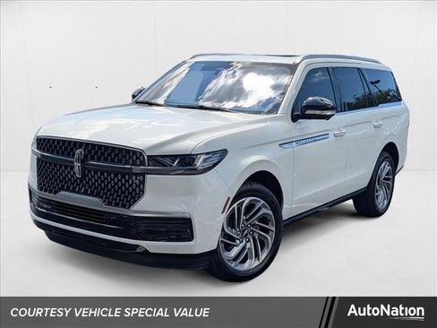 New 2025 Lincoln Navigator Reserve image 1