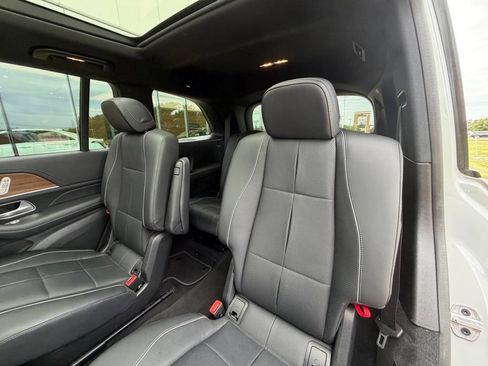 Used 2024 Mercedes-Benz GLS 580 4MATIC image 21