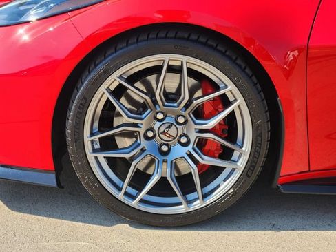 Used 2024 Chevrolet Corvette Z06 RWD image 17