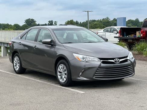 Used 2017 Toyota Camry LE FWD image 19