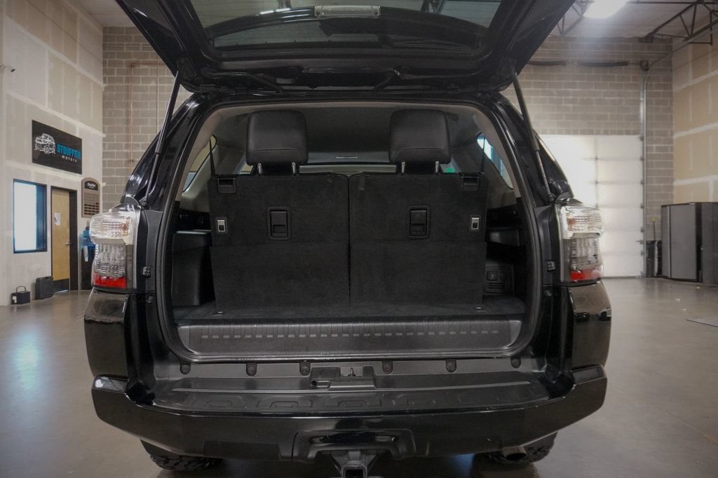 Used 2021 Toyota 4Runner SR5 Premium w/ Moonroof Package AWD/4WD image 18