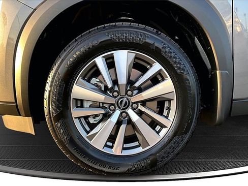 New 2025 Nissan Pathfinder SL image 12