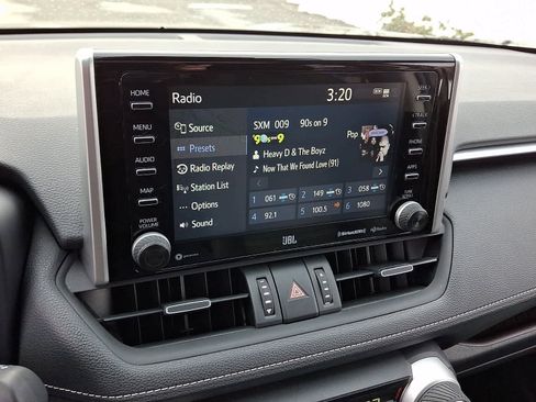 Used 2020 Toyota RAV4 Limited image 18