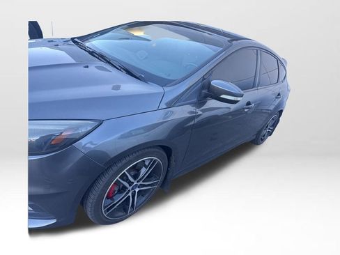 Used 2018 Ford Focus ST image 9