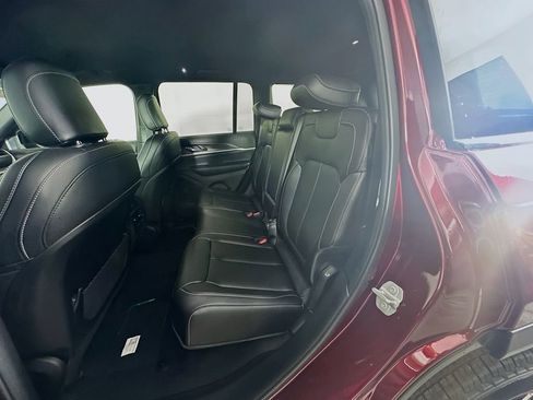 New 2025 Jeep Grand Cherokee Limited image 31