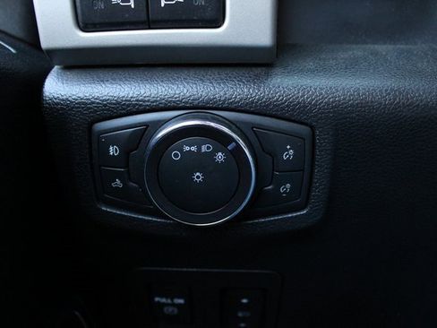 Used 2019 Ford F150 Lariat w/ Equipment Group 502A Luxury image 15