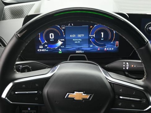 Used 2026 Chevrolet Silverado EV LT AWD/4WD image 9
