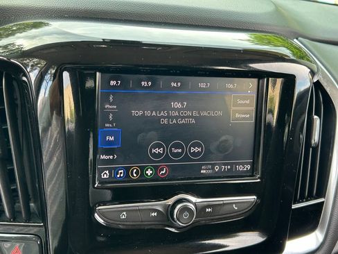 Used 2021 Chevrolet Traverse LS FWD image 22
