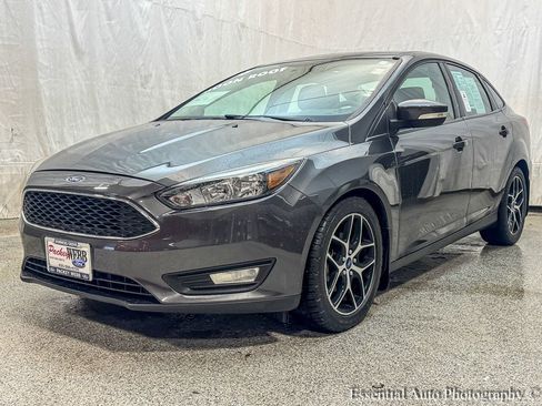 Used 2018 Ford Focus SEL image 2