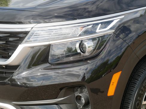 Certified 2022 Kia Seltos EX AWD/4WD image 16