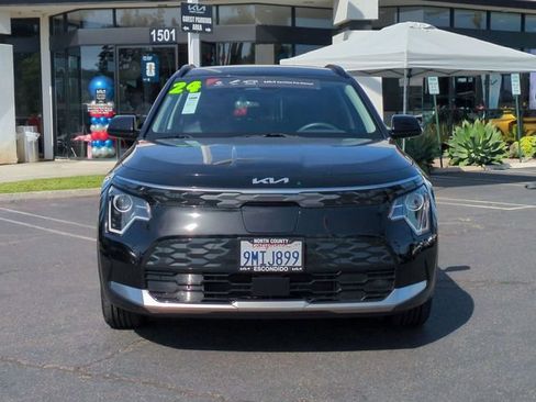 Certified 2024 Kia Niro Wind FWD image 8