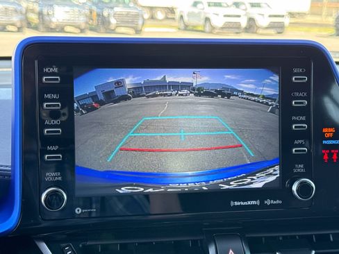 Used 2022 Toyota C-HR XLE FWD image 25
