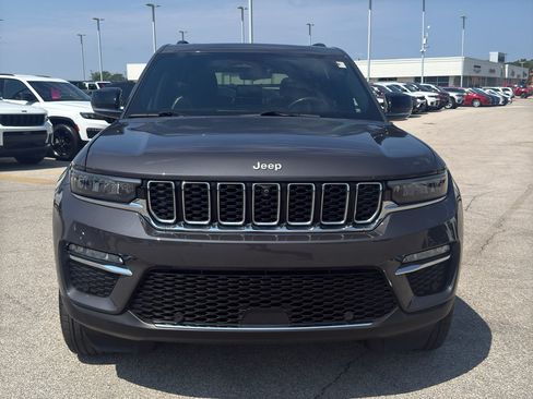 Used 2024 Jeep Grand Cherokee Limited w/ Luxury Tech Group II AWD/4WD image 3