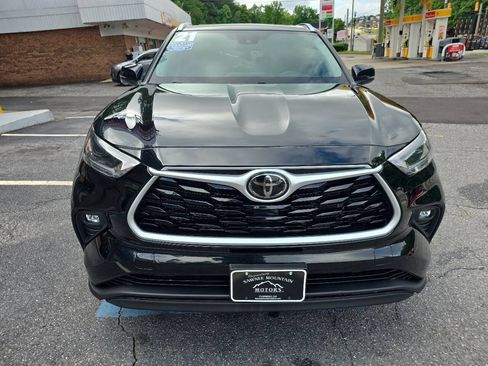Used 2021 Toyota Highlander XLE FWD image 9