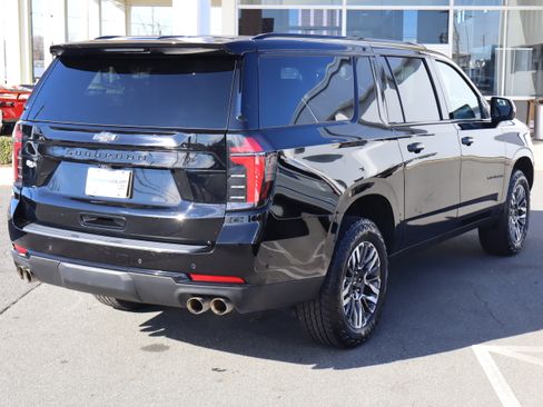 Certified 2025 Chevrolet Suburban Z71 w/ Sun And Tow Package image 10