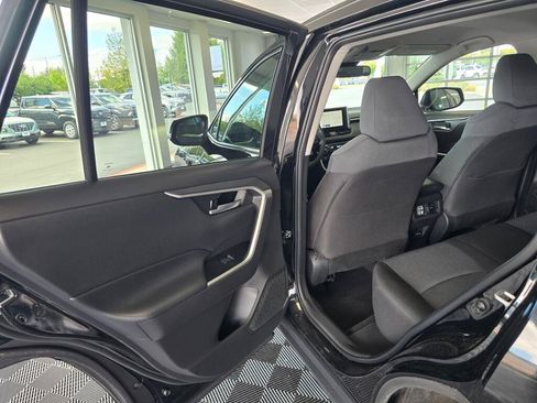 Certified 2025 Toyota RAV4 XLE AWD/4WD image 36