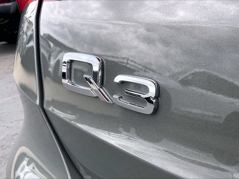 Used 2022 Audi Q3 2.0T Premium Plus w/ Premium Plus Package AWD/4WD image 17