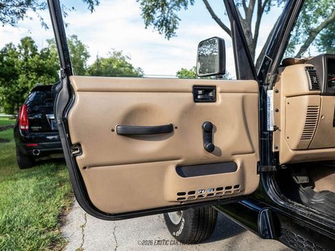 Used 2002 Jeep Wrangler Sahara AWD/4WD image 33