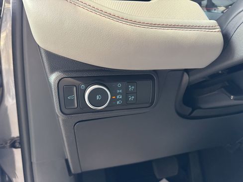 Certified 2025 Ford Explorer Active w/ Active Comfort Package AWD/4WD image 27