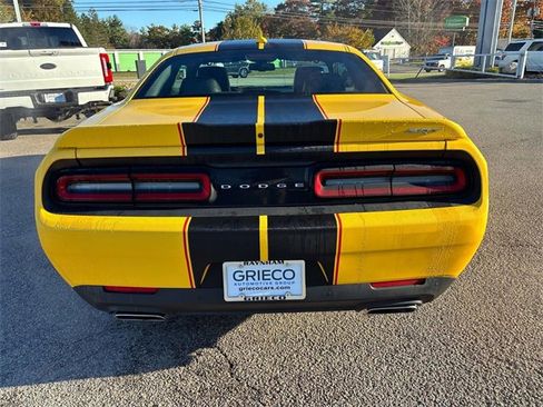 Used 2017 Dodge Challenger SRT w/ Technology Group image 4